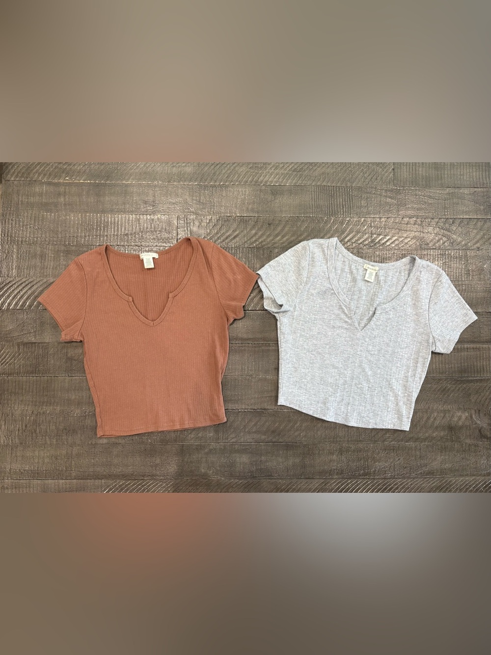 Bozzolo Ribbed V-Neck Crop Top Bundle Size M